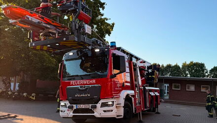 Dienst MoBeWu: Drehleiter & Begehung Grundschule